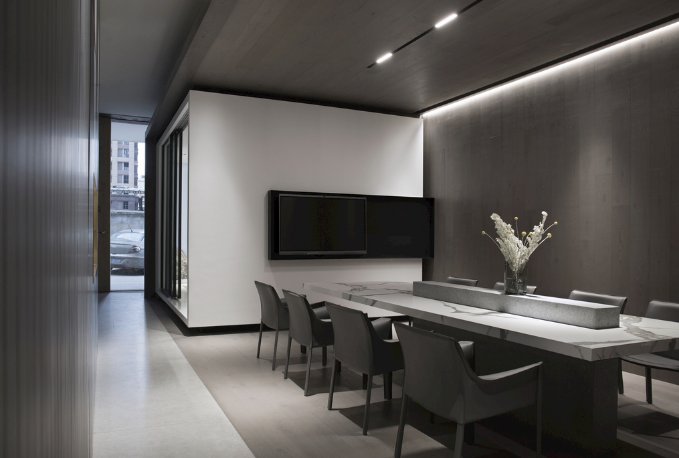 科技風(fēng)辦公室裝修設(shè)計(jì):打造未來感與實(shí)用性的完美結(jié)合