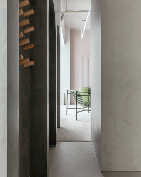 為何選擇優(yōu)質(zhì)照明燈飾成上海辦公室裝修設(shè)計關(guān)鍵？